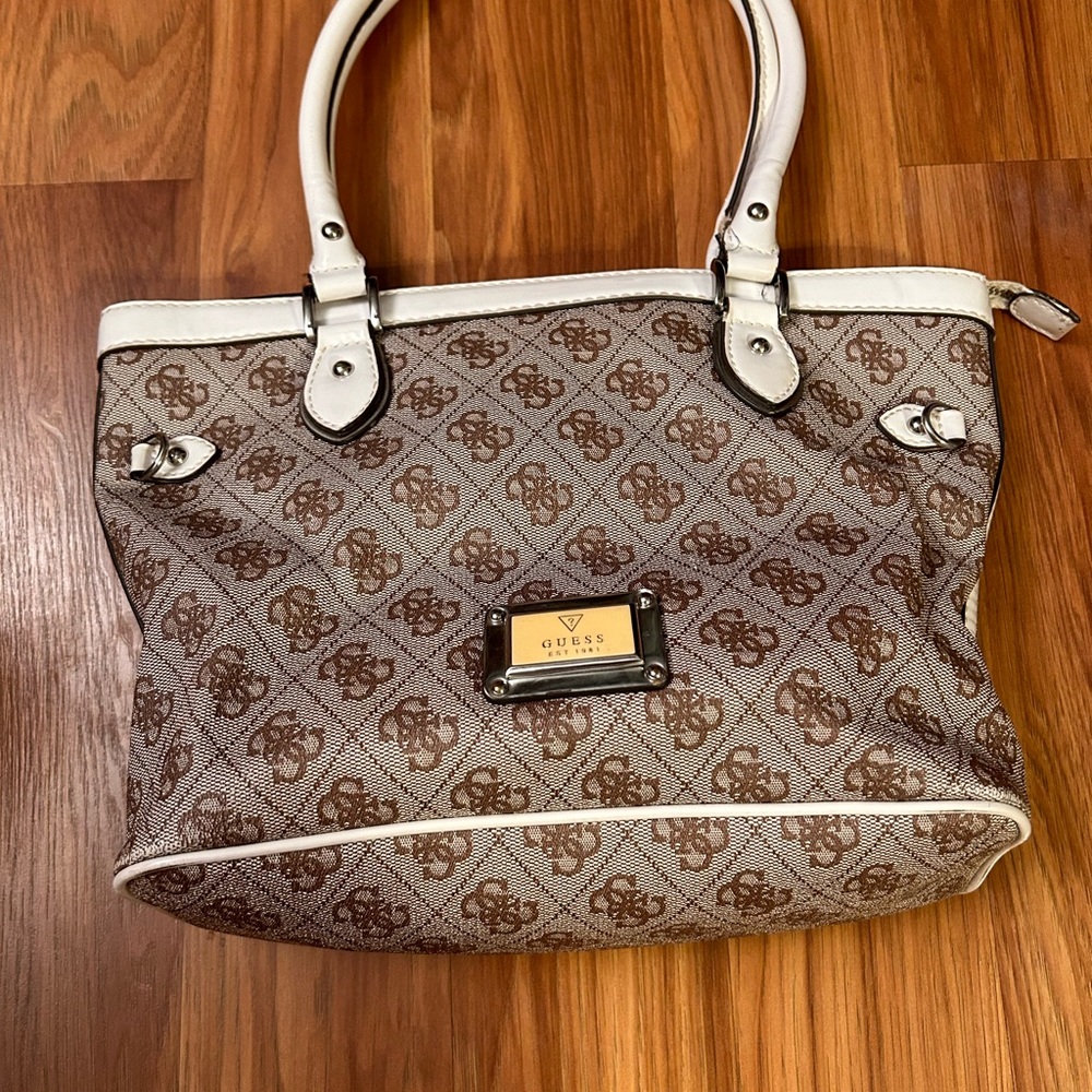 Guess purse brown and white